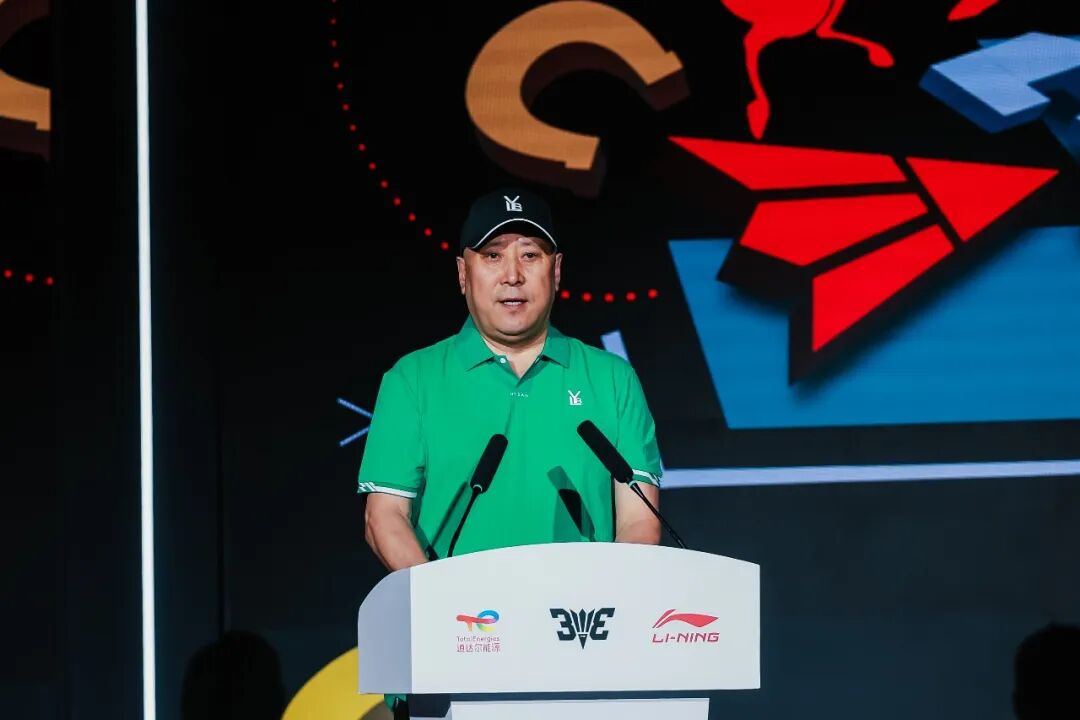 罗马诺：纽卡接近签下阿贾克斯18岁中场斯图尔，总价超2500万欧