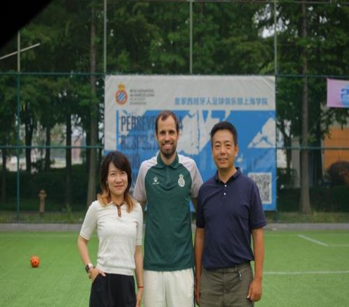 真烧钱建站！美国加州新建超充桩 每台可申请10万美元补贴